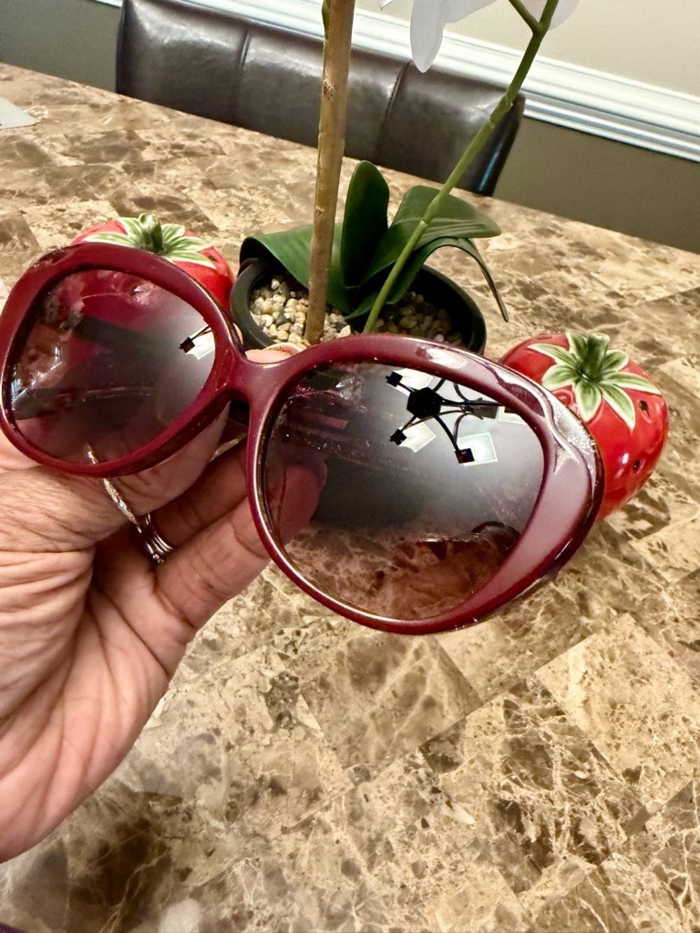 ⭐️⭐️Coach HC8358F (Burgundy Glitter Sig C) Sunglasses Full Inclusion - Picture 13 of 15